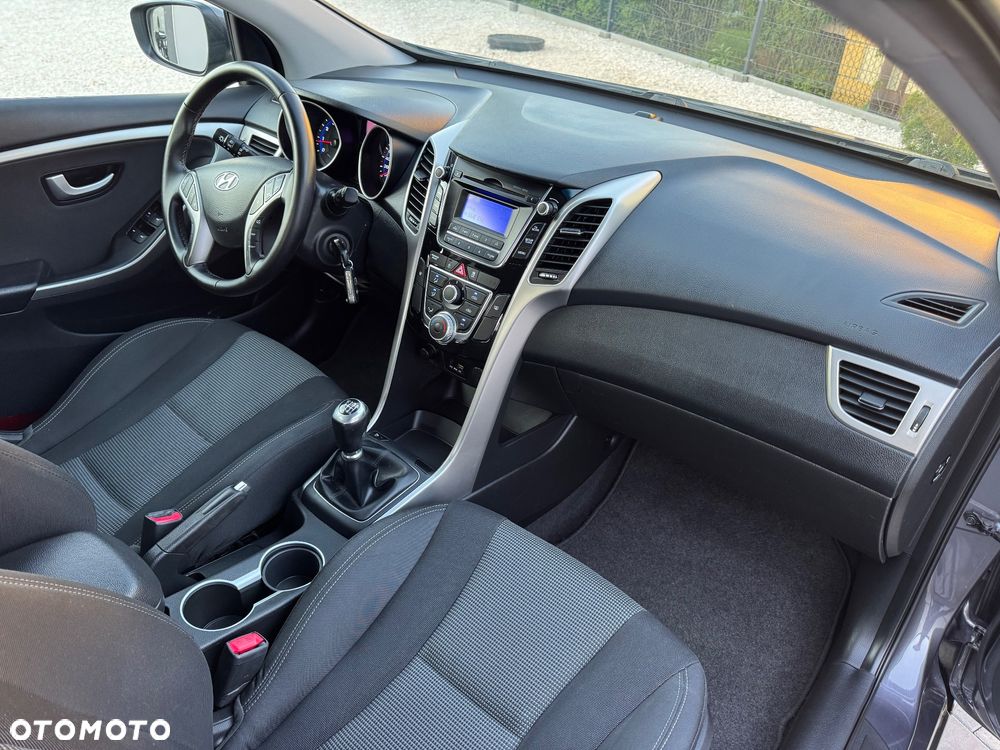 Hyundai i30 1.6 Comfort - 16