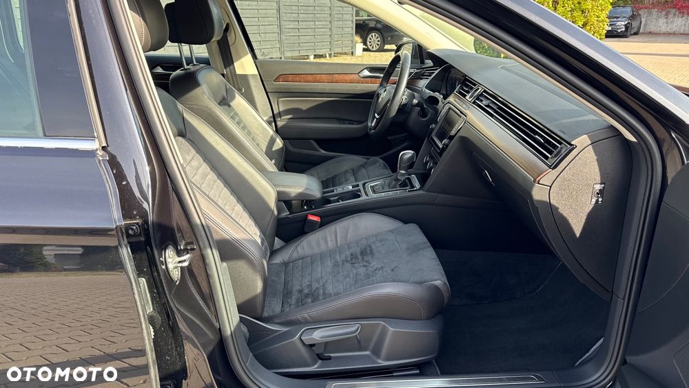 Volkswagen Passat 2.0 TSI (BlueMotion Technology) 4Motion DSG Highline - 29