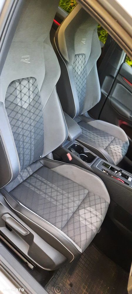 Volkswagen Golf 1.5 eTSI EVO R-Line DSG - 8