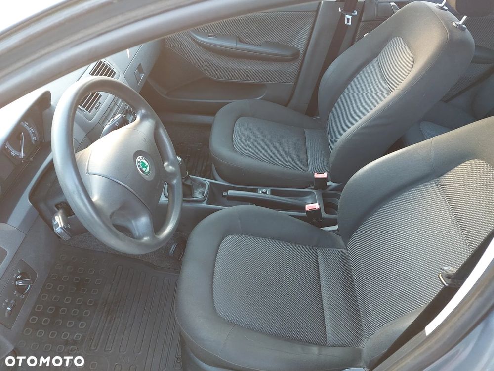 Skoda Fabia - 8