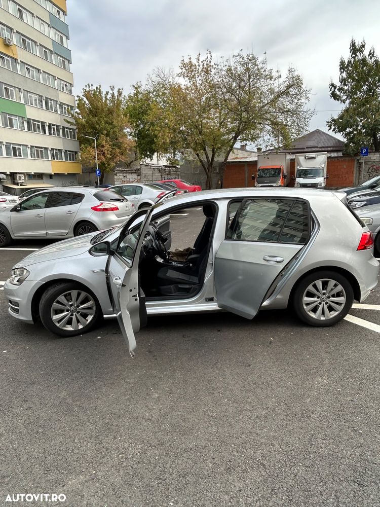 Volkswagen Golf - 5