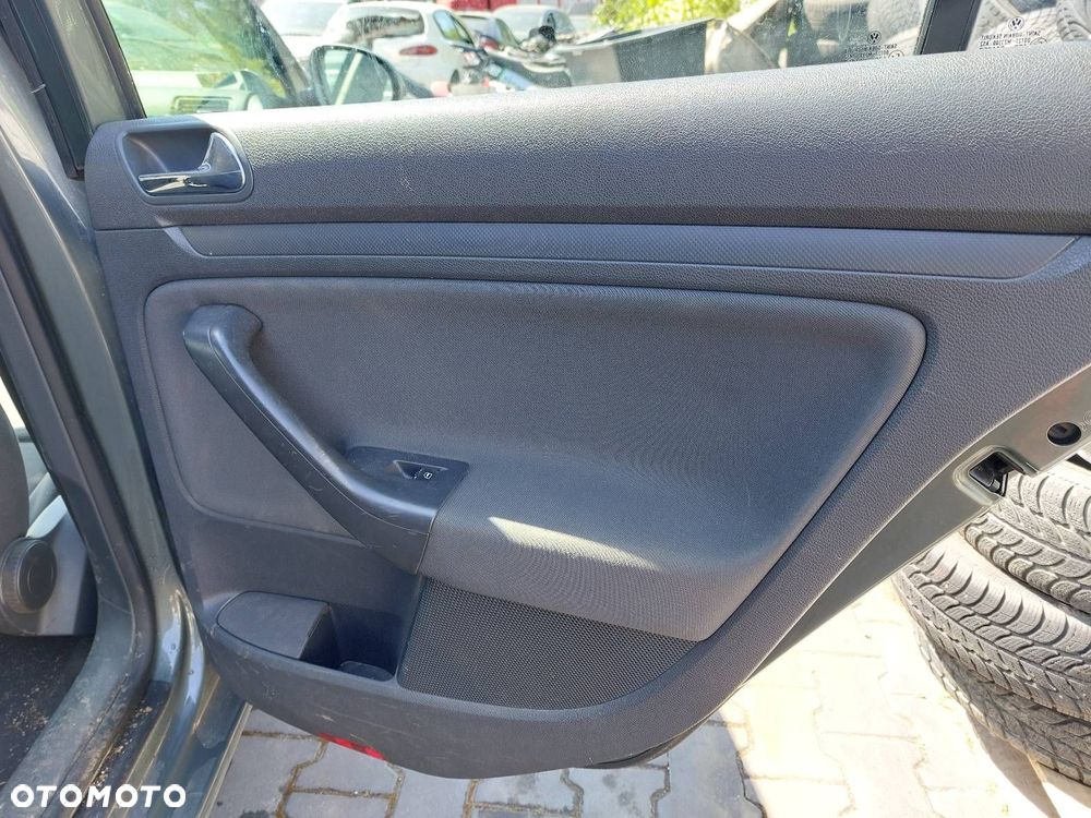 DRZWI KOMPLETNE PRAWY TYŁ VW GOLF V HB 5D LA6Q - 8