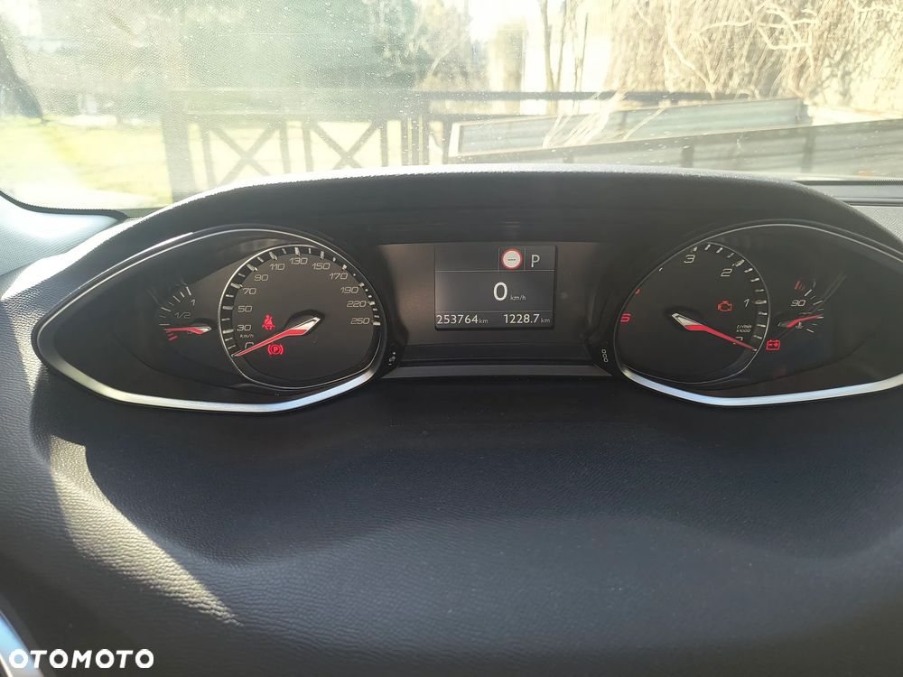 Peugeot 308 BlueHDi FAP 130 EAT6 Stop & Start Allure - 22