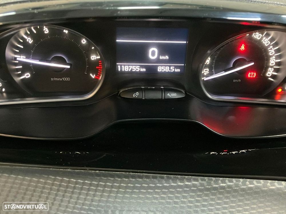 Peugeot 208 1.2 PureTech GT Line - 11