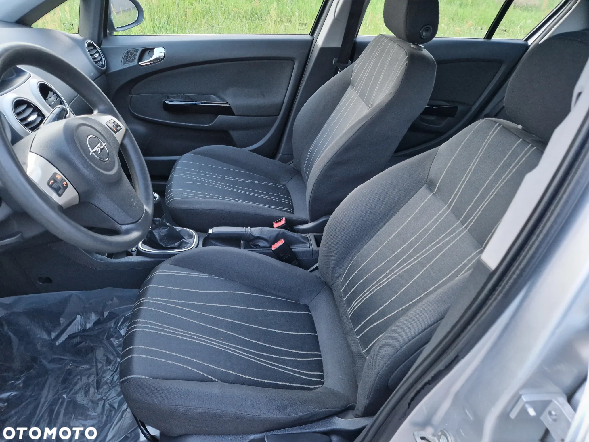 Opel Corsa 1.4 16V Edition - 13