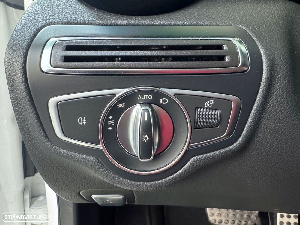 Mercedes-Benz C 300 BlueTEC Hybrid AMG Line - 14