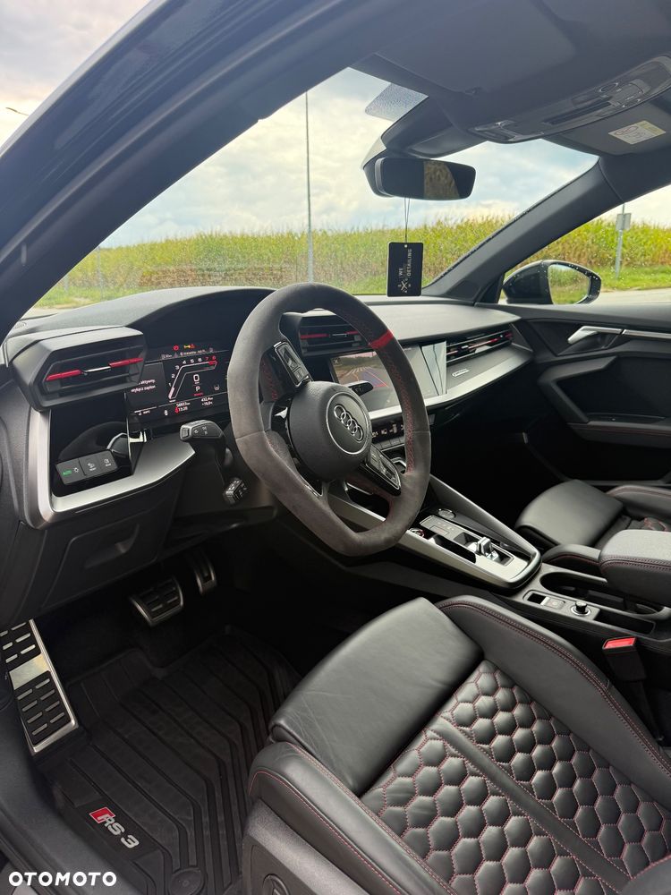 Audi RS3 Limousine - 5