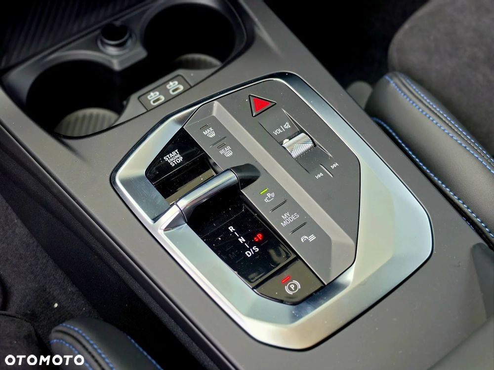BMW Seria 1 120 mHEV - 26