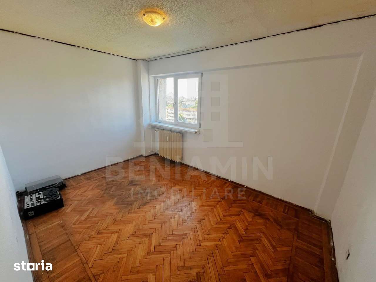 4 Camere-Calea Bucuresti-Rotonda-Spital Neuro-2 Bai-77mp-Liber — fotografia 1