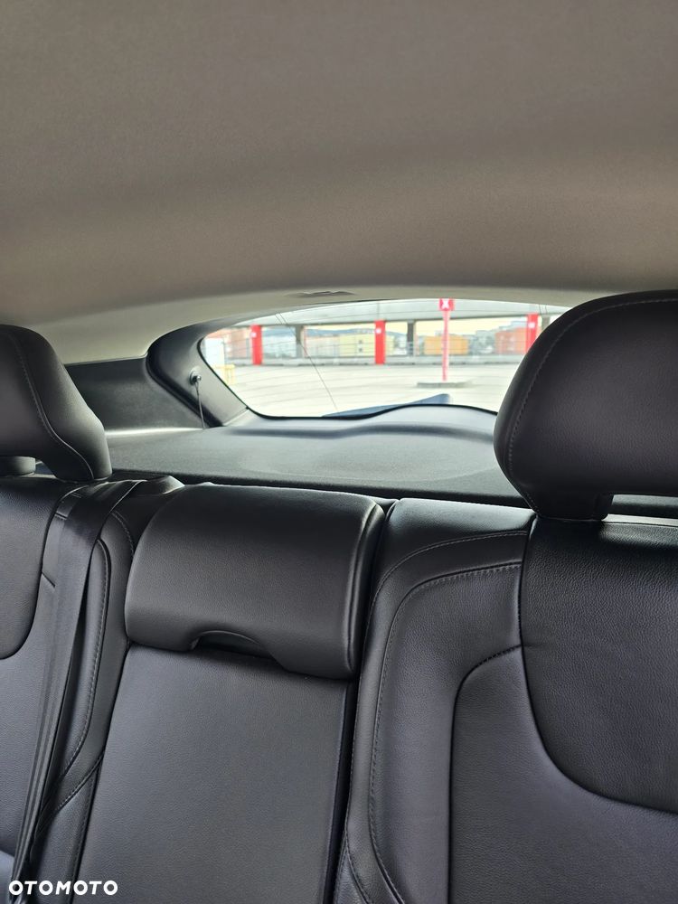 Volvo V40 - 25