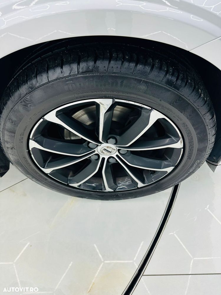 Volvo V60 D4 Momentum Pro - 9