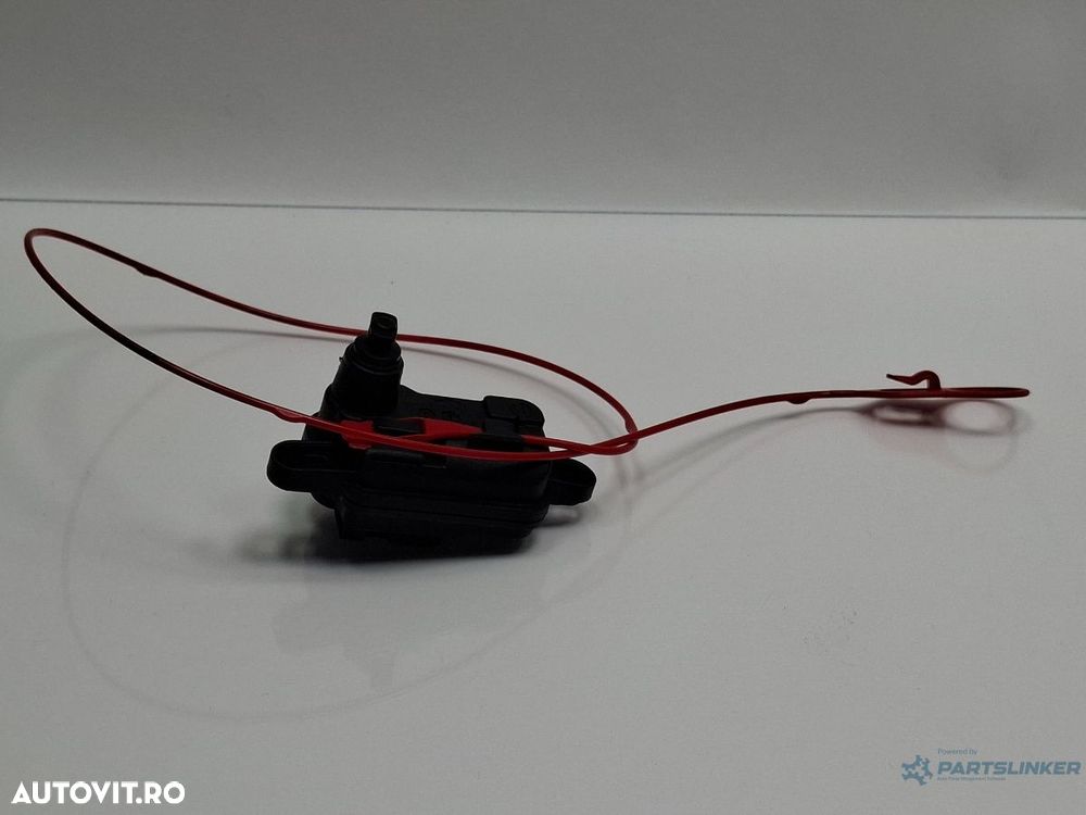 Motoras blocare usita rezervor combustibil AUDI A3 Sportback 8VA, 8VF 2012 -2018  8V0862153A - 2