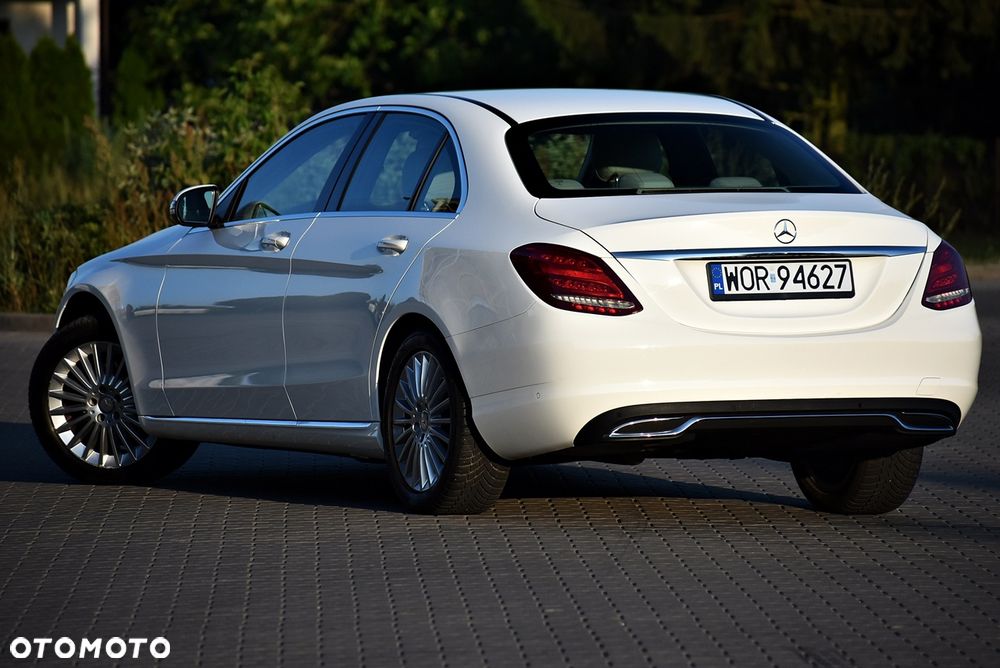 Mercedes-Benz Klasa C 180 9G-TRONIC Exclusive - 29
