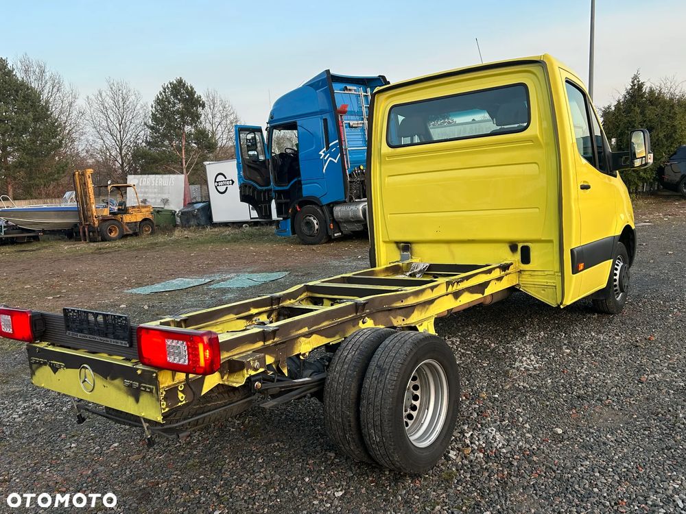 Mercedes-Benz Sprinter - 5