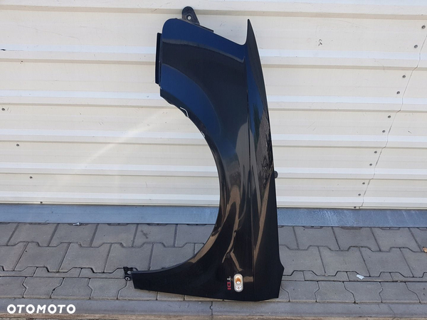 SEAT EXEO 09-13r BŁOTNIK LEWY PRZÓD LZ9Y