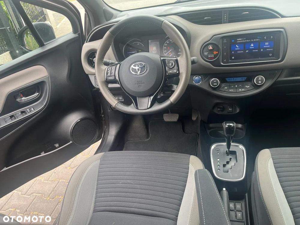 Toyota Yaris Hybrid 1.5 Selection Style - 8