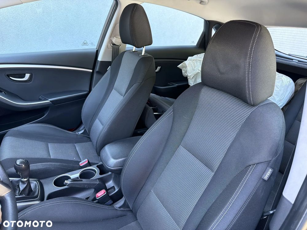 Hyundai i30 1.4 Classic + - 13
