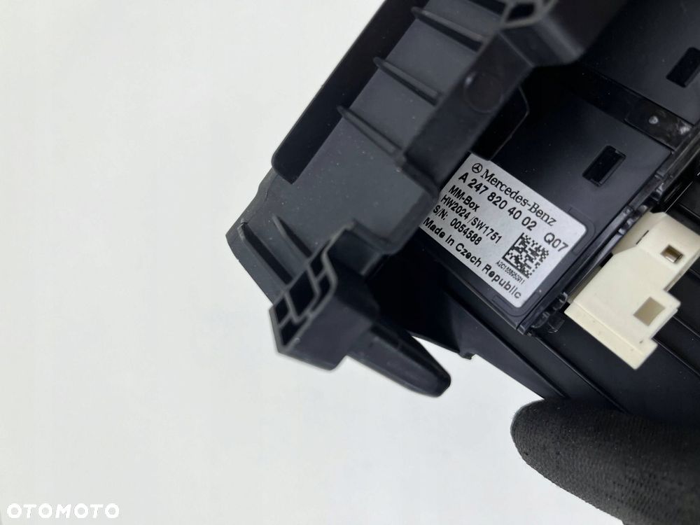 MERCEDES W177 W118 GNIAZDO PANEL USB A2478204002 - 3