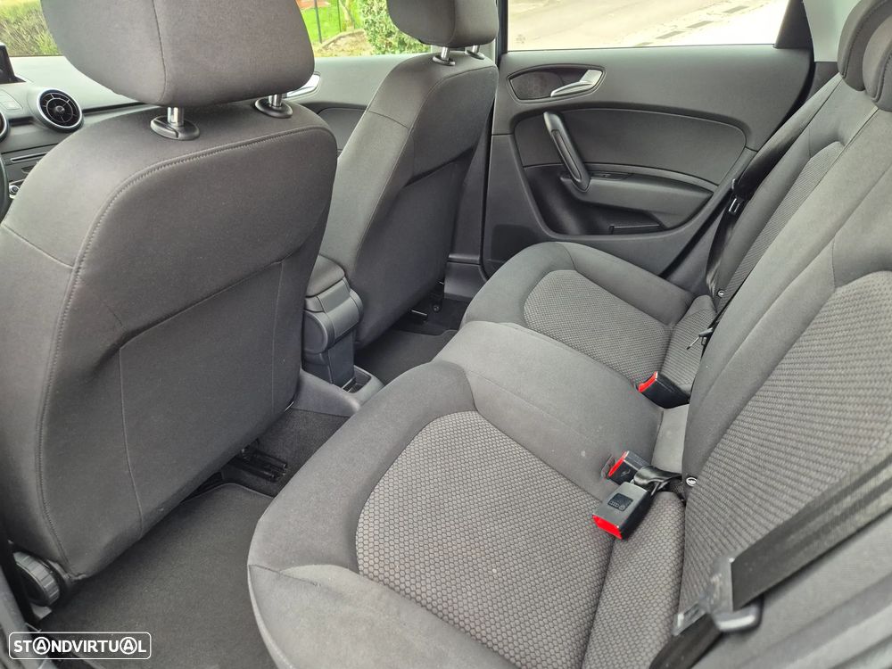 Audi A1 Sportback 1.6 TDI design - 13