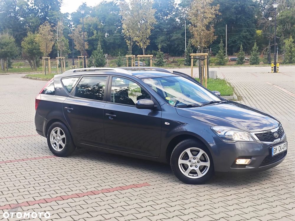Kia Ceed Cee'd 1.6 Crdi Comfort + - 6