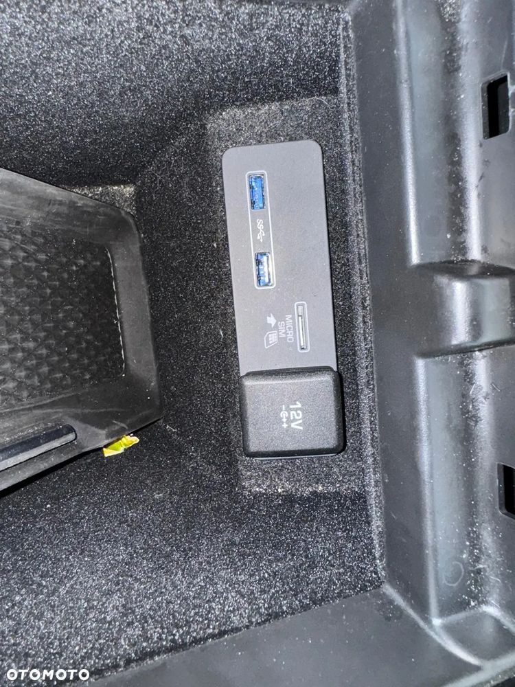 Land Rover Range Rover Evoque P300e R-Dynamic S - 37