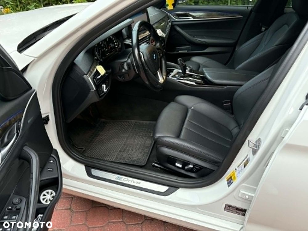 BMW Seria 5 530e iPerformance xDrive Luxury Line sport - 19