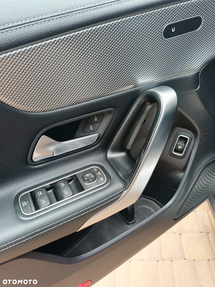 Mercedes-Benz CLA 200 d Edition 1 8G-DCT - 22