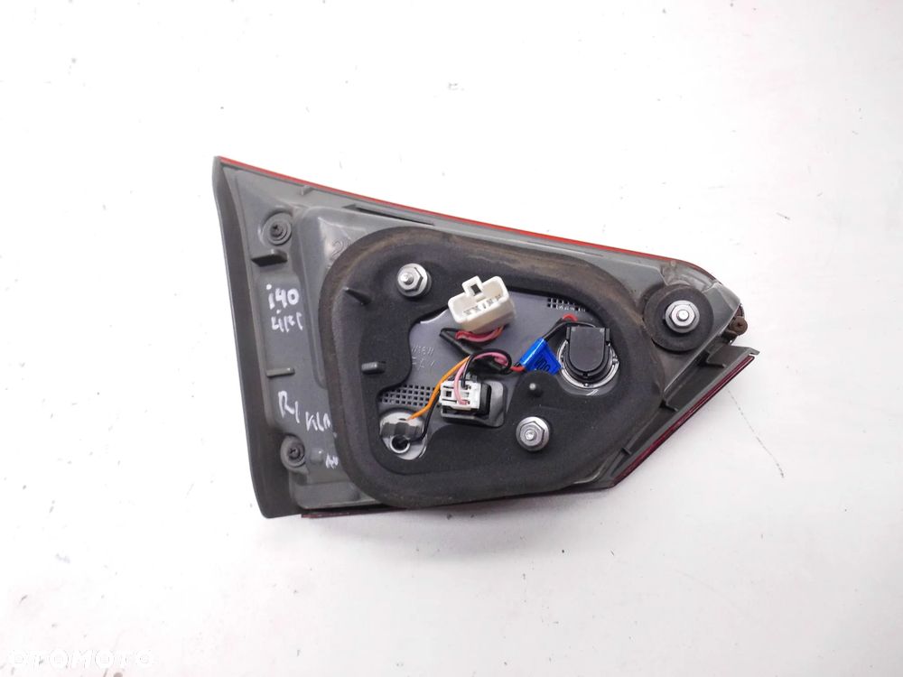 LAMPA W KLAPĘ HYUNDAI I40 LIFT KOMBI PRAWA TYLNA ORYGINAŁ - 5