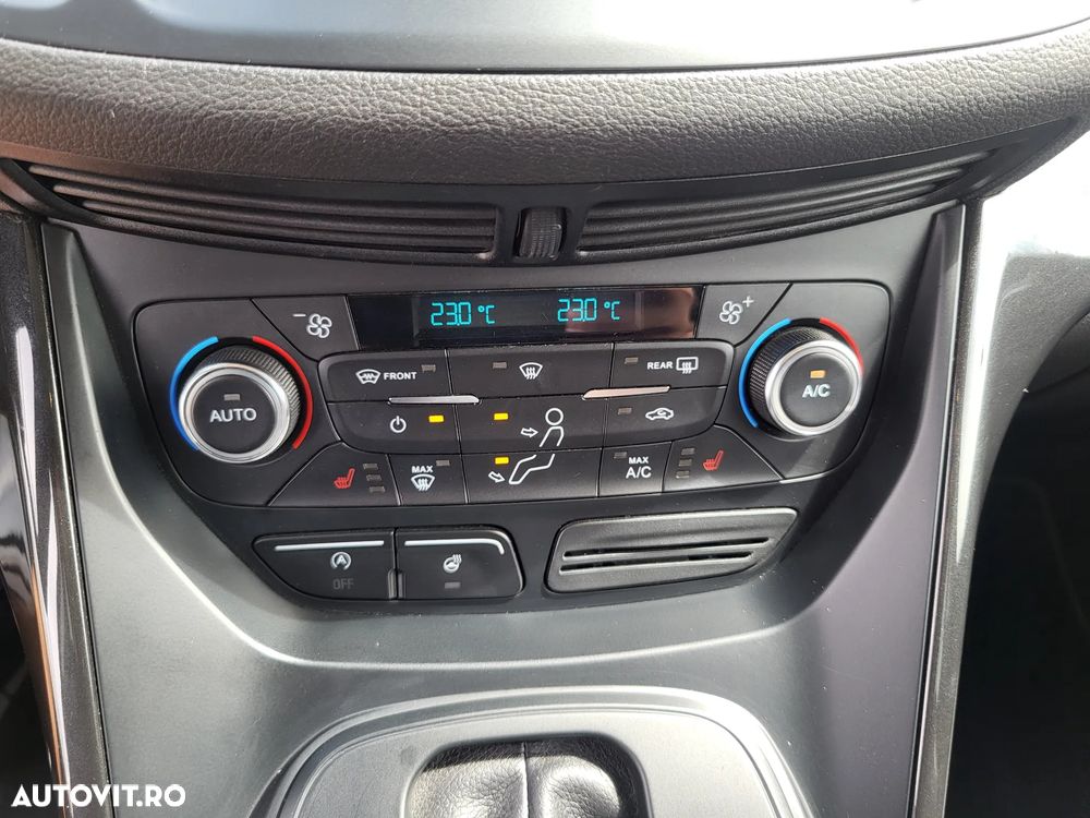 Ford Kuga 1.5 TDCi 2WD Powershift Titanium - 10