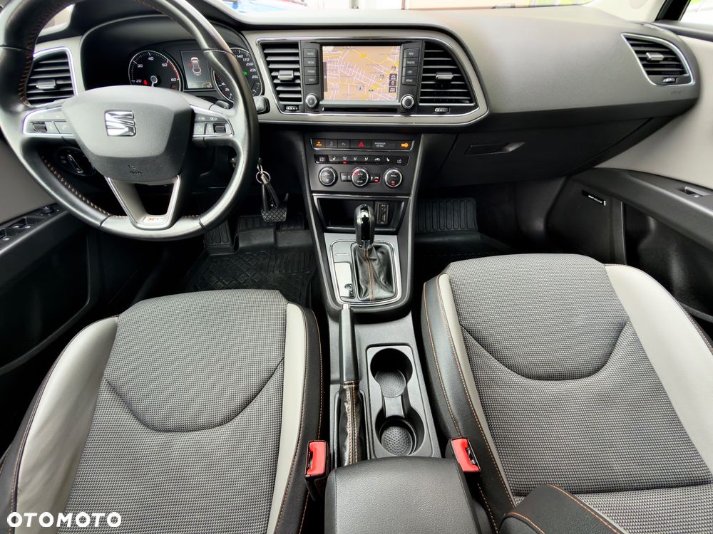 Seat Leon 2.0 TDI DPF DSG Xcellence - 33
