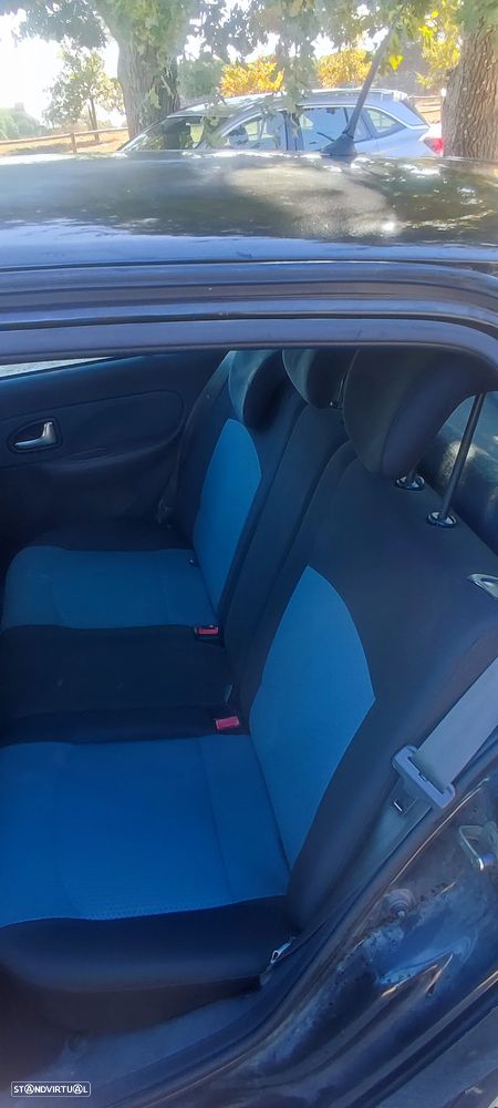 Renault Clio 2007 photo 4