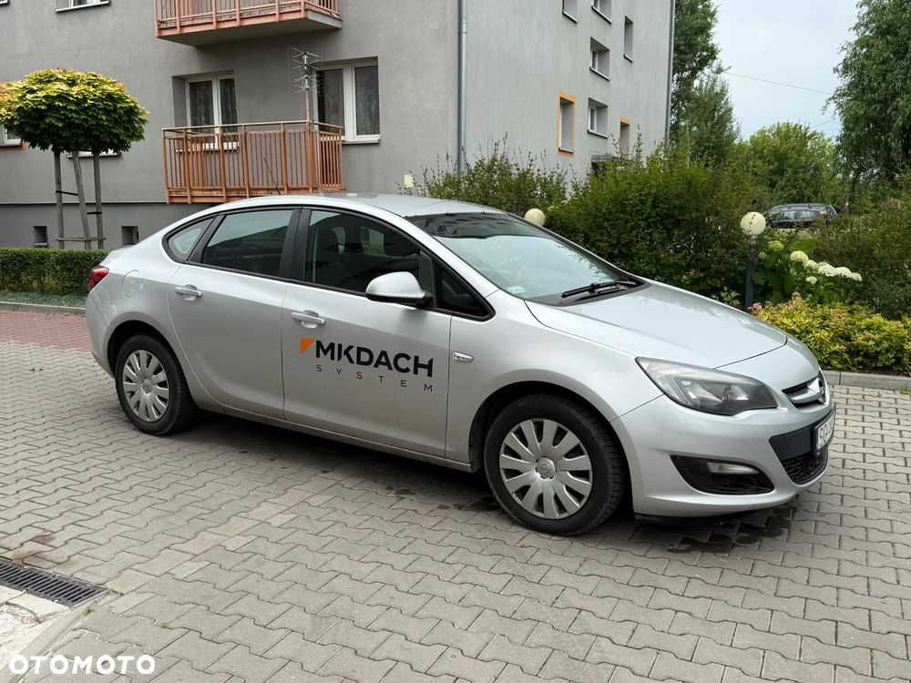 Opel Astra IV 1.4 T Essentia EU6 - 2