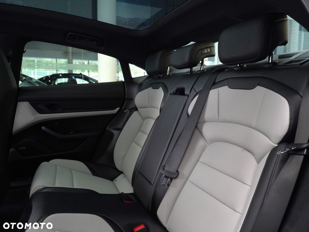 Porsche Taycan 105kWh 4 - 34