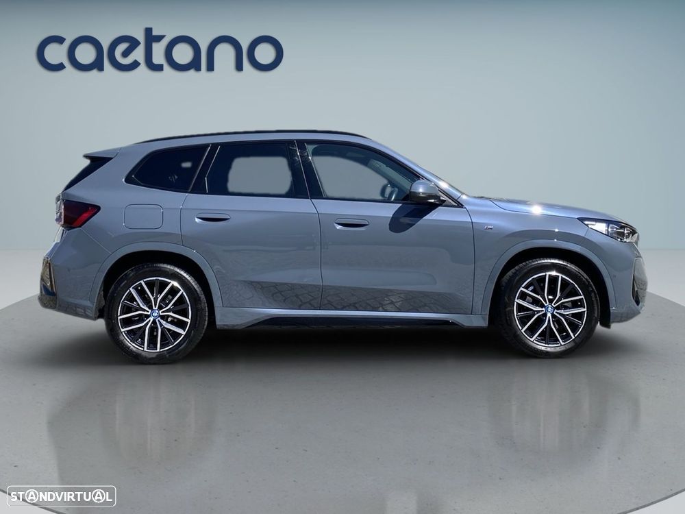 BMW iX1 eDrive20 Pack Desportivo M - 22