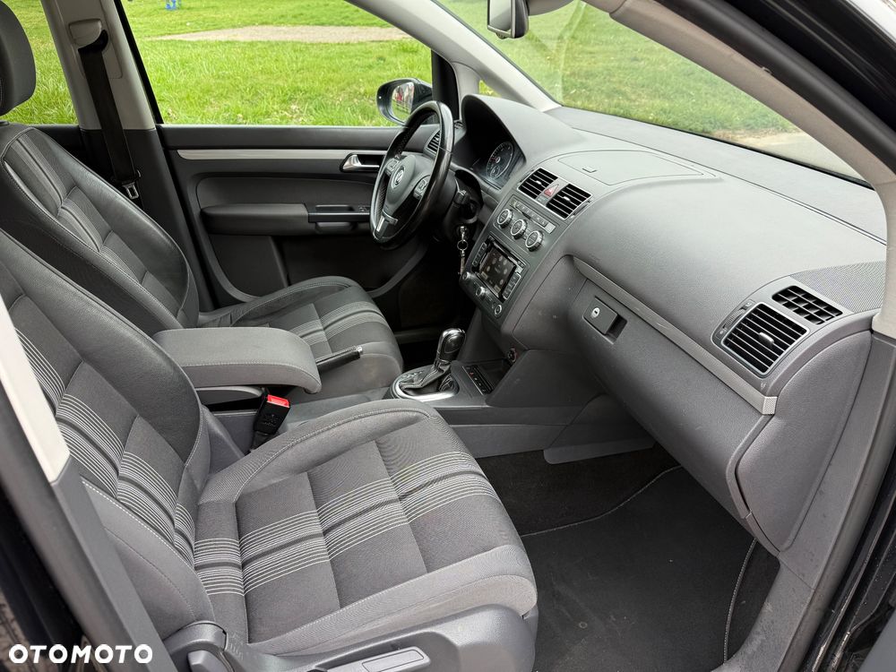 Volkswagen Touran 2.0 TDI DPF DSG MATCH - 13