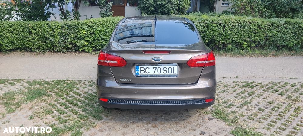 Ford Focus 1.5 TDCi Powershift Titanium - 4
