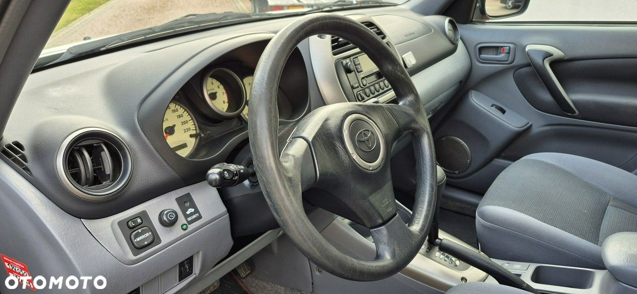 Toyota RAV4 2.0 VVT-i 4x4 - 10