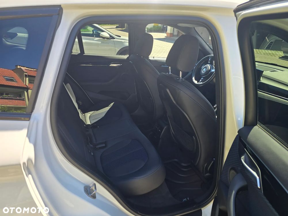 BMW X1 xDrive20i M Sport - 4
