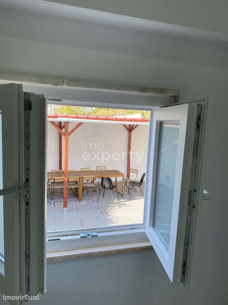 2 Moradias remodeladas com 2 pisos na Ajuda, Lisboa - Grande imagem: 2/18