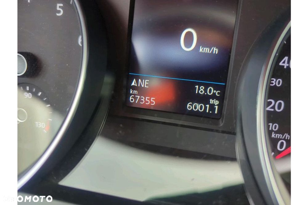 Volkswagen Passat Variant 2.0 TSI Business DSG - 12