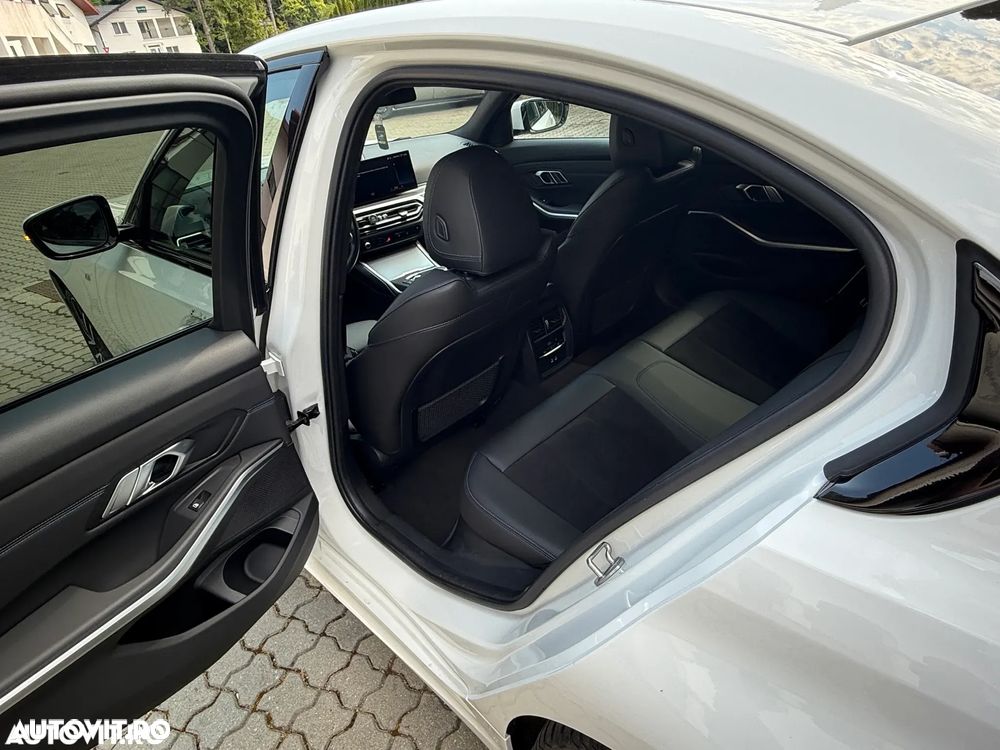 BMW Seria 3 320i Aut. Edition M Sport Shadow - 23