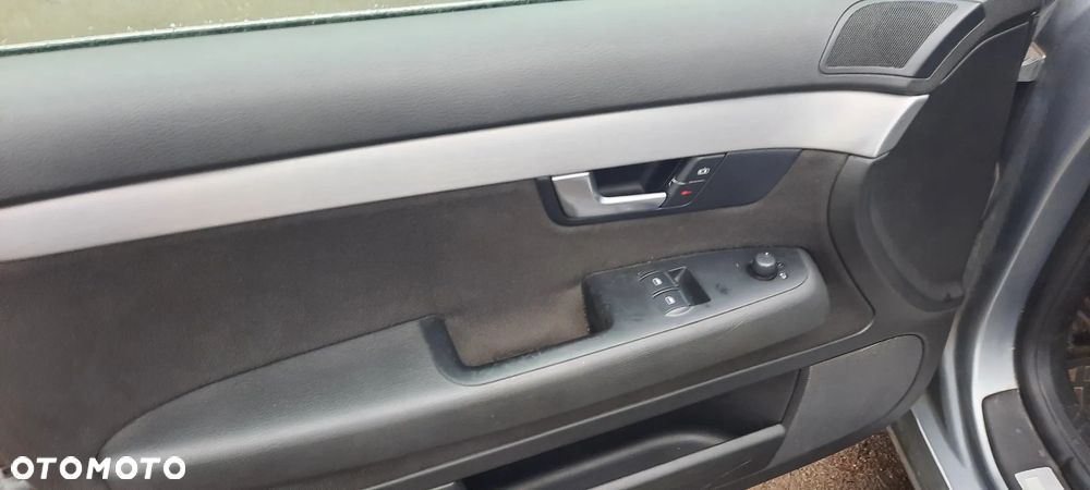 Audi A4 Avant 2.0 TDI Quattro - 24