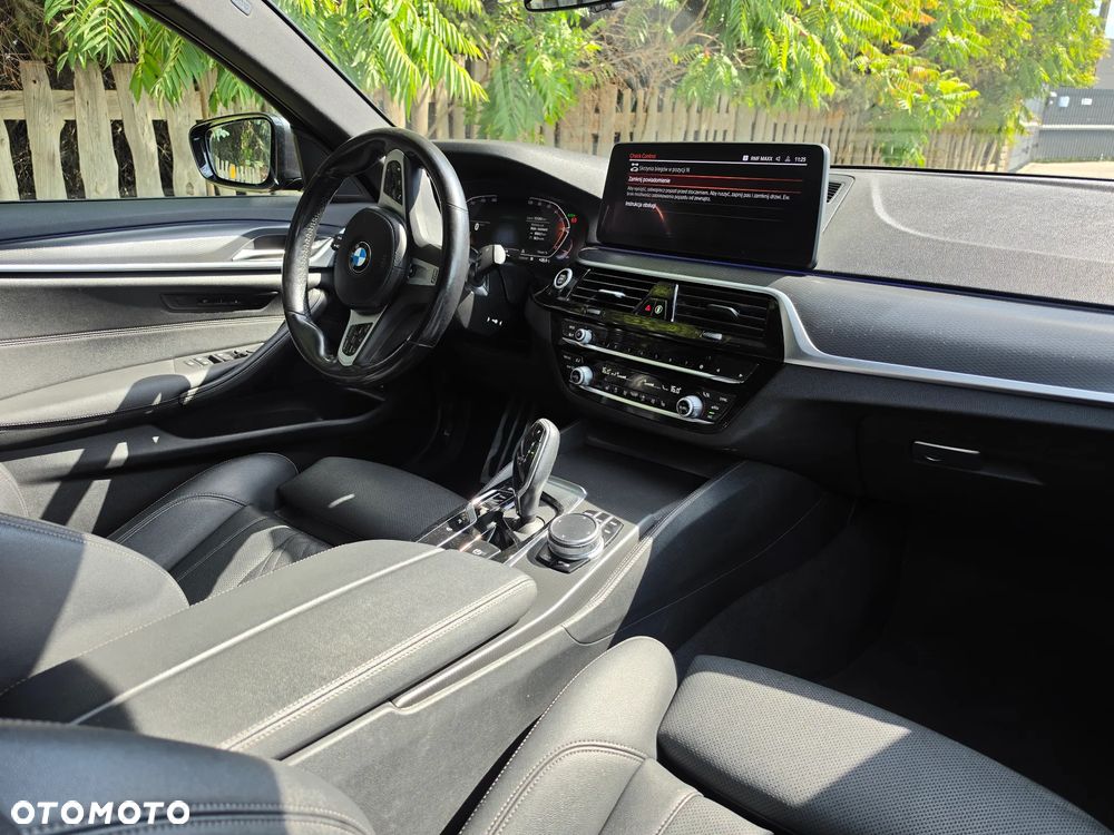 BMW Seria 5 520d mHEV M Sport sport - 12