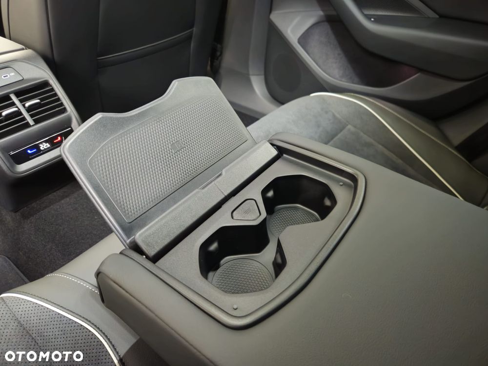 Volkswagen Passat - 32