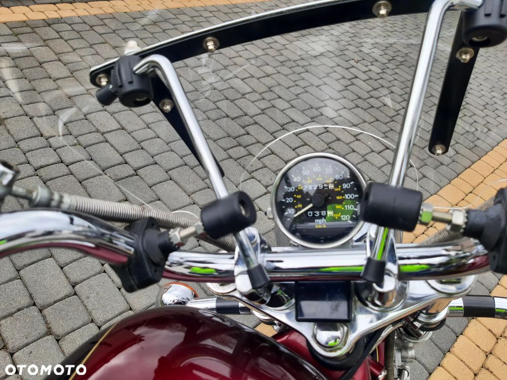 Suzuki Intruder - 10