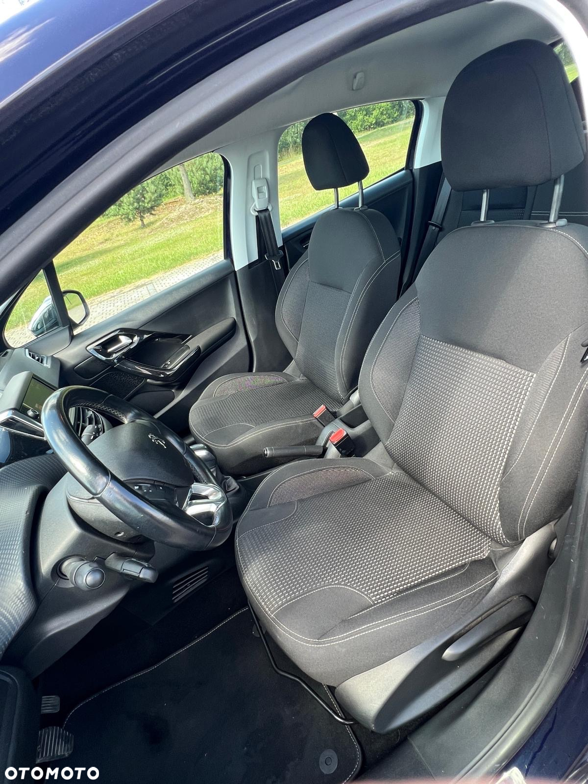 Peugeot 208 1.2 PureTech Allure S&S - 11