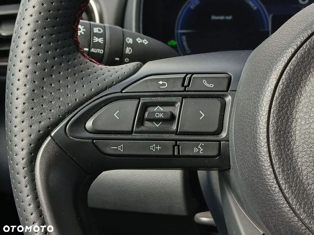 Toyota Yaris Hybrid 1.5 GR Sport - 29
