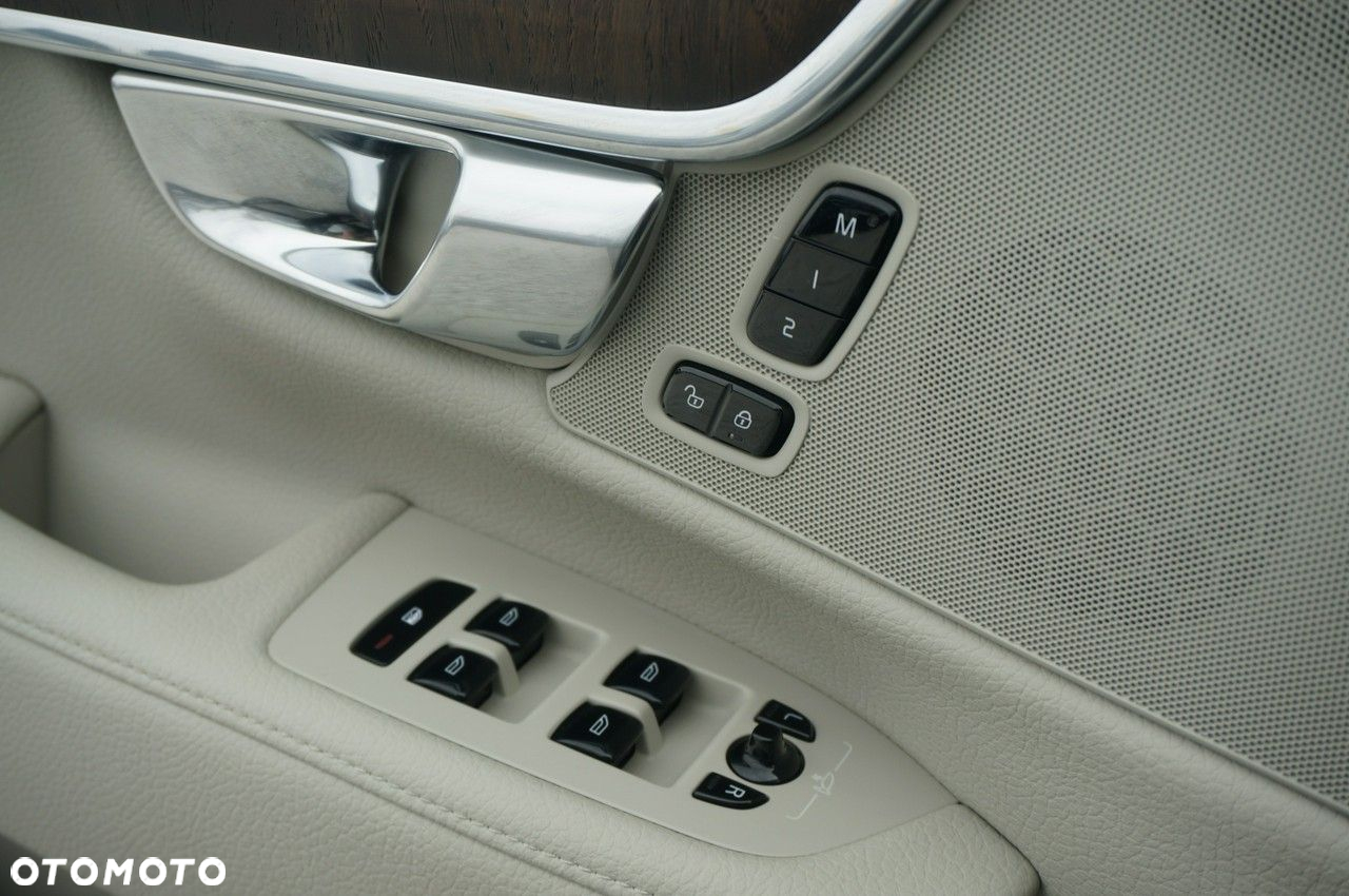 Volvo S90 - 33