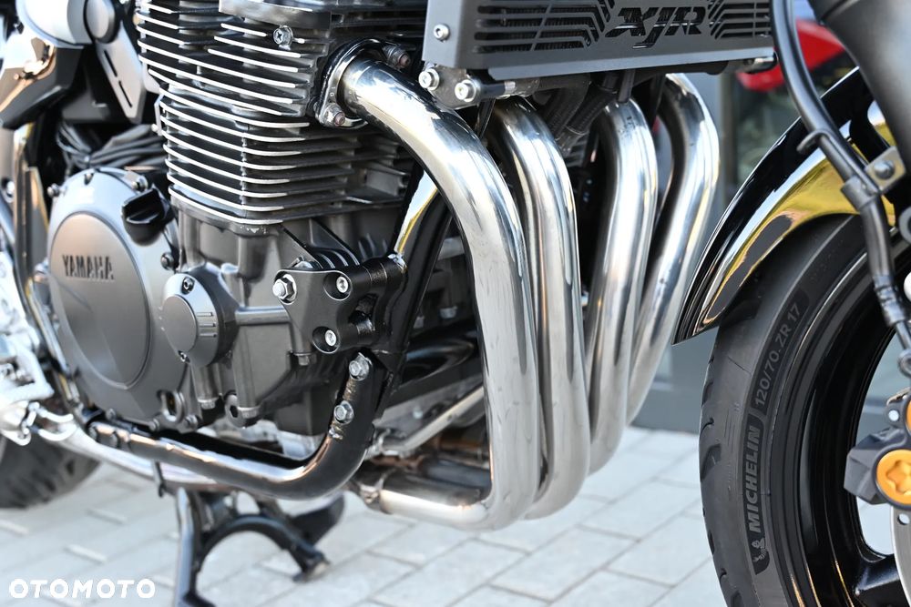 Yamaha XJR - 25