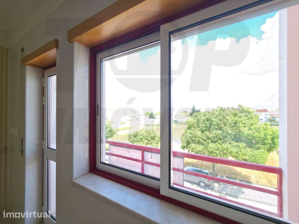 Apartamento T3 com Parqueamento - Urb. das Oliveirinhas - Samora Co... - Grande imagem: 5/29
